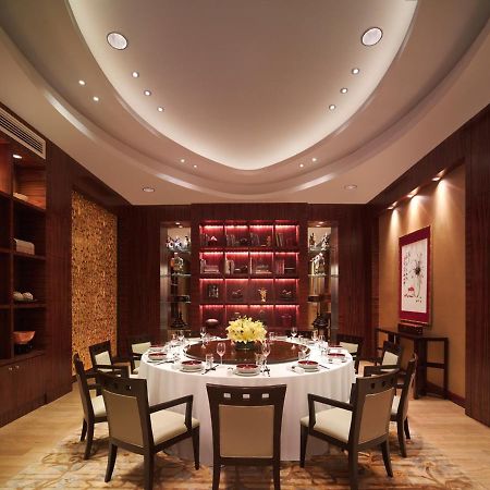 马尼拉新海岸酒店 外观 照片 Private dining room at the Mandarin Oriental, Hong Kong